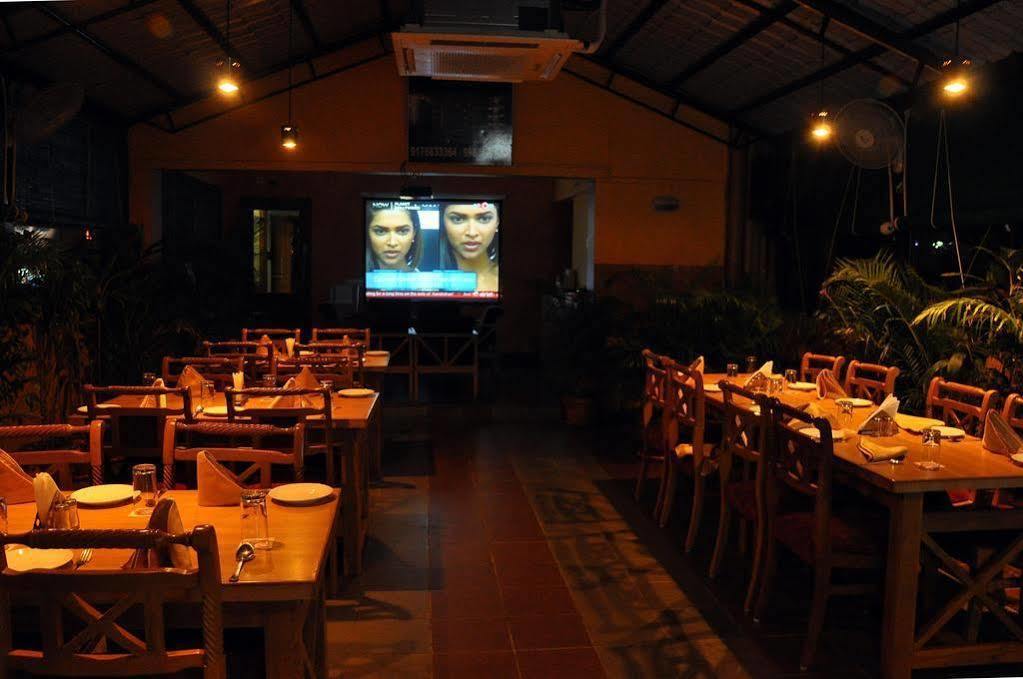 Malles Manotaa Chennai Exterior foto